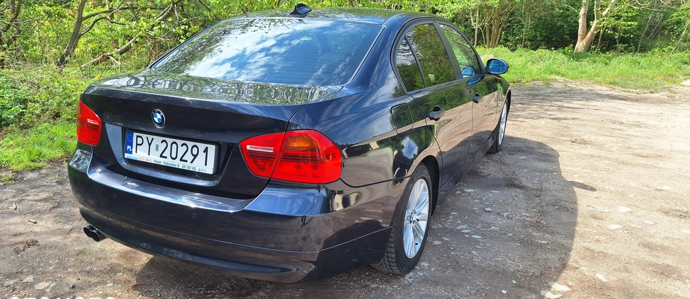 BMW Seria 3 cena 25900 przebieg: 137000, rok produkcji 2005 z Poznań małe 326